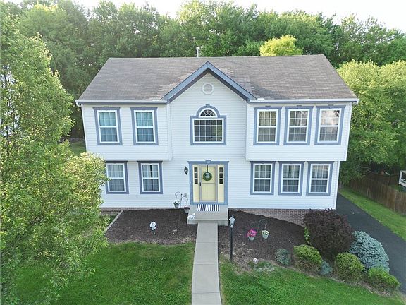 2nd image of 1442 Sandstone Ct W