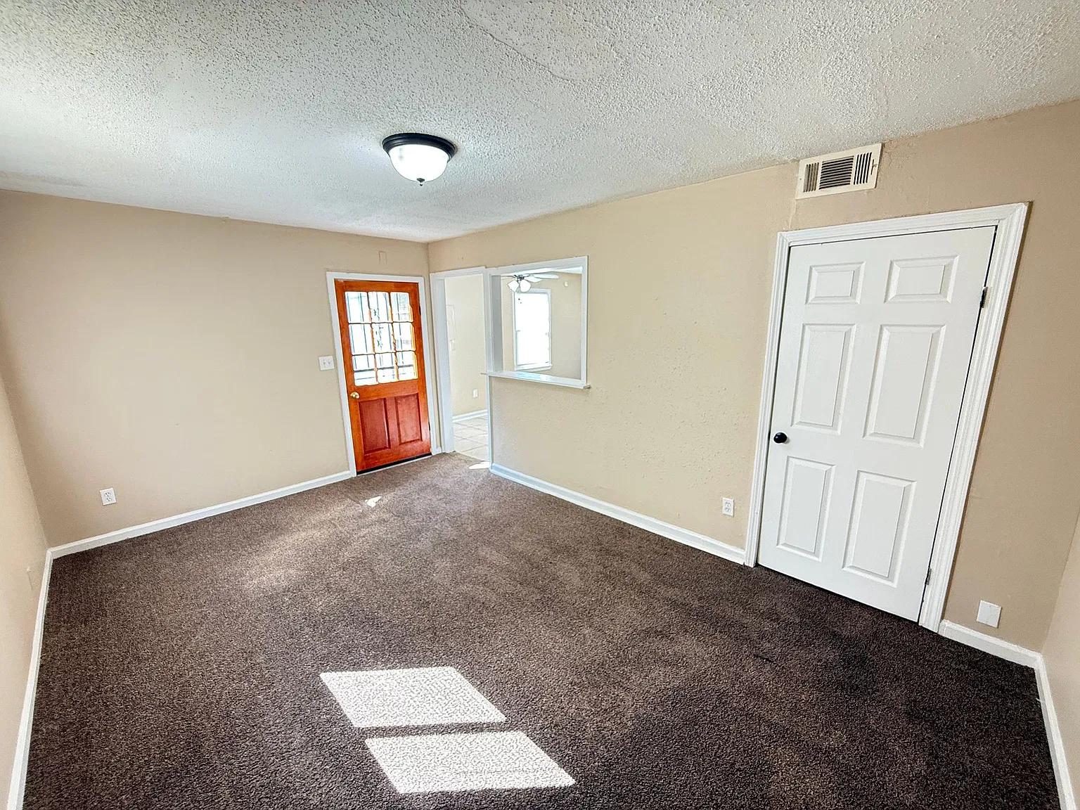 321 Glencoe Rd — Photo 4
