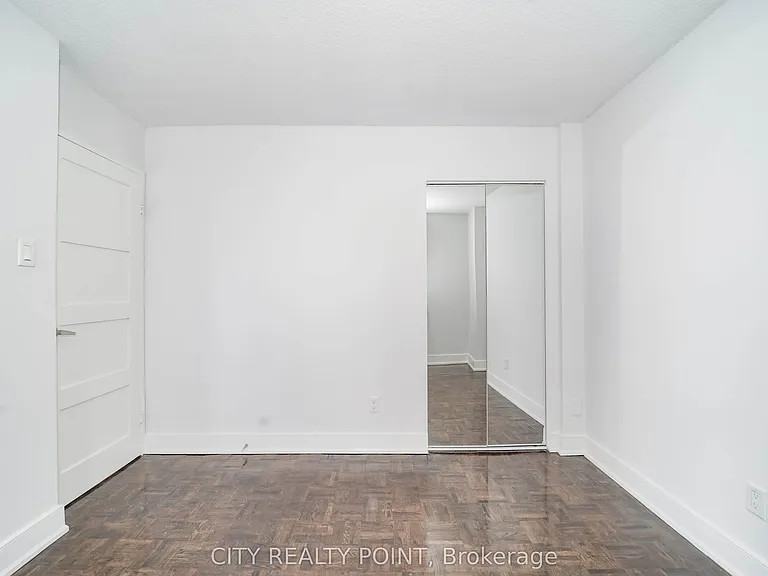 33 Isabella St #1012 — Photo 14