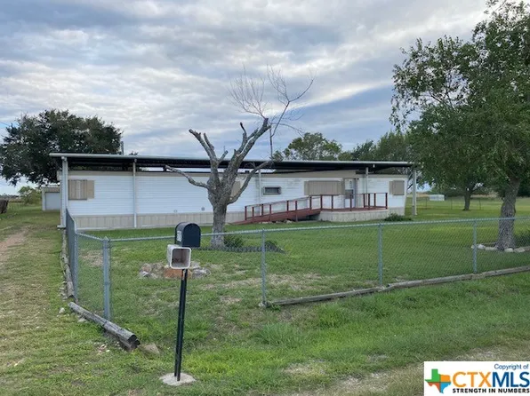 3797 Bayer Rd, Victoria, TX 77905