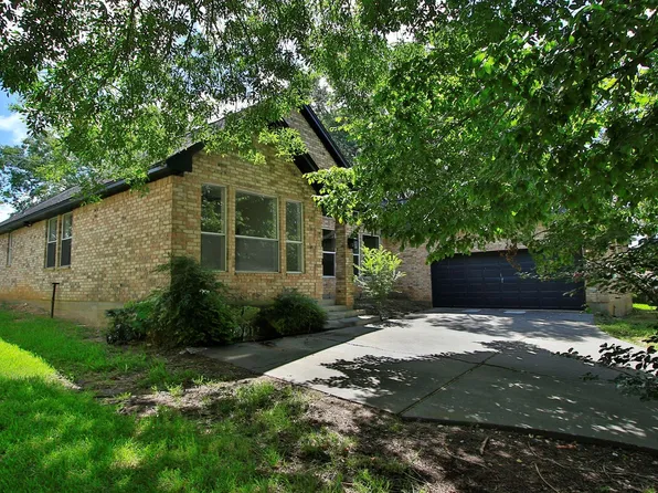 7086 Kingston Cove Ln, Willis, TX 77318