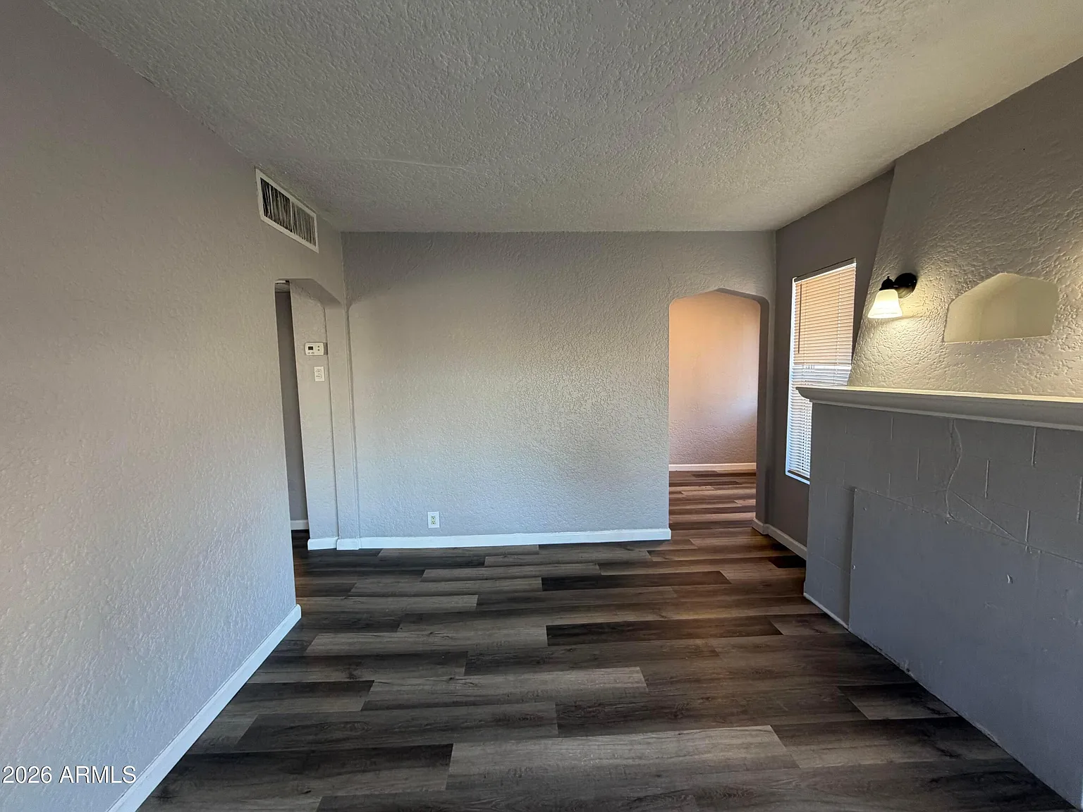 2 bed, 1.0 bath, 710 sqft, $1,050 — Photo 1