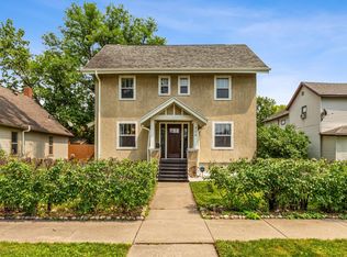 806 9th St S, Fargo, ND 58103