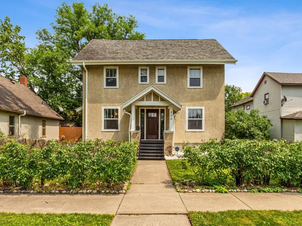 806 9th St S, Fargo, ND 58103