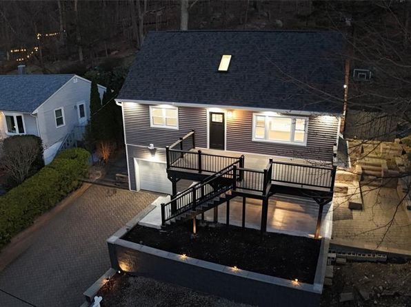 8 Wenonah Ave, Oakland, NJ 07436