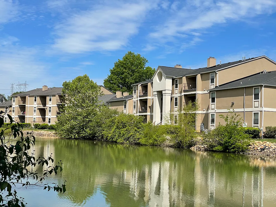 Fox Lake Apartment Homes