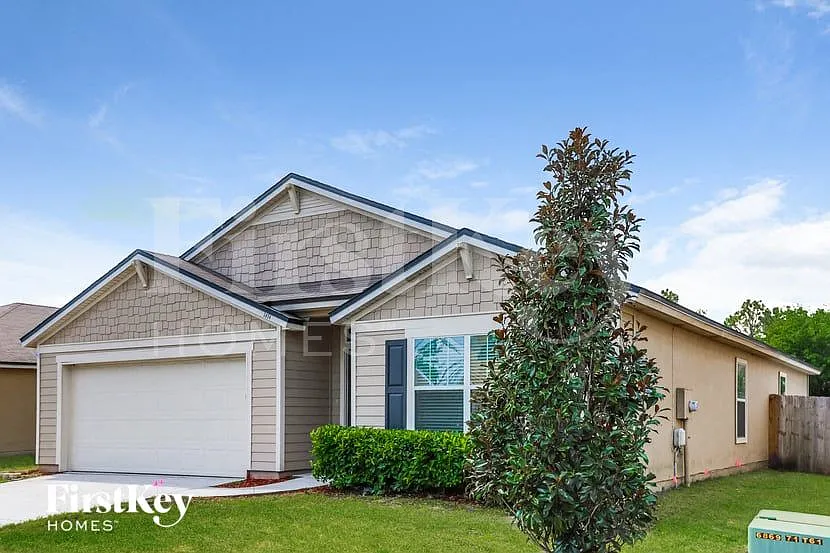 4 bed, 2.0 bath, 1856 sqft, $2,235 — Photo 3
