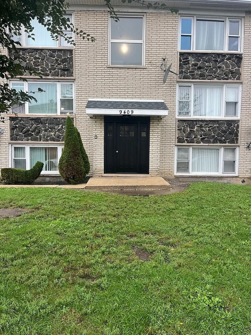 2 bed, 900 sqft, $1,625 — Photo 1