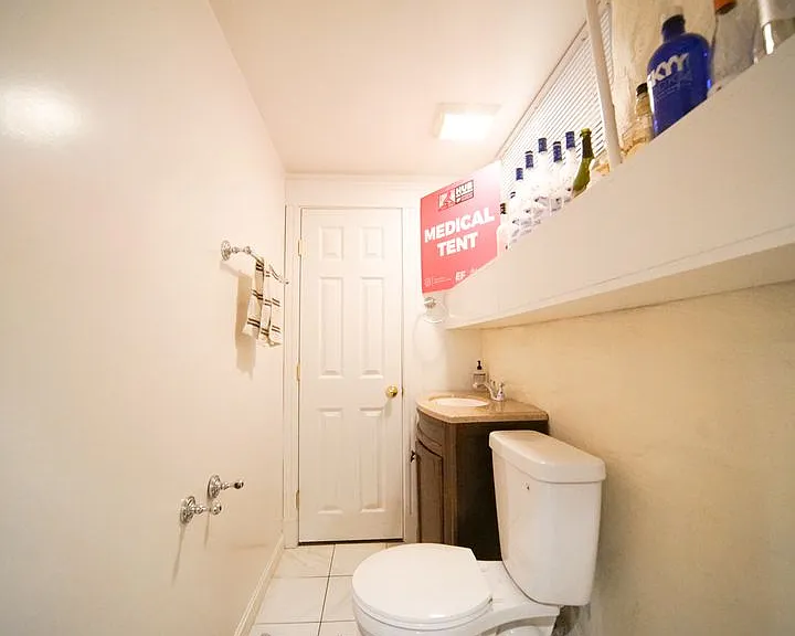 20 Sawyer Ter #1 — Photo 10