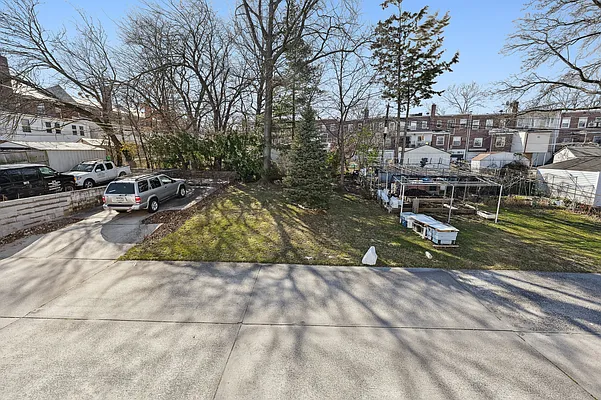 Sold by Julia Shildkret Real Estate Group | media 16