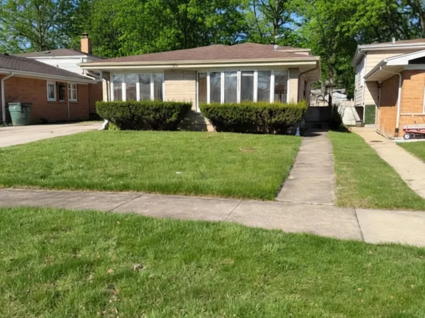 920 Long Rd, Glenview, IL 60025