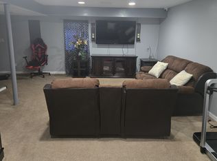 821 Southwick Dr #1, Algonquin, IL