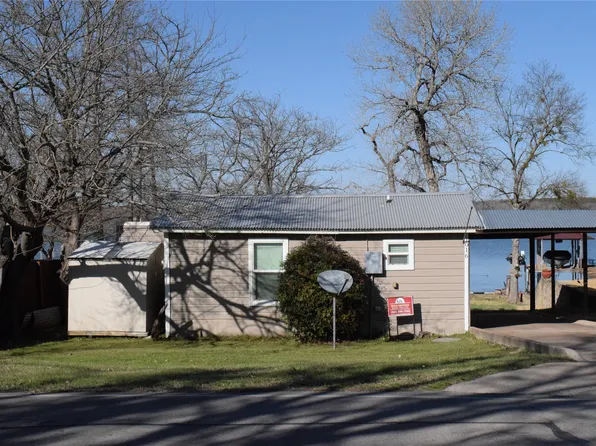 1016 W Lake Dr, Weatherford, TX 76087
