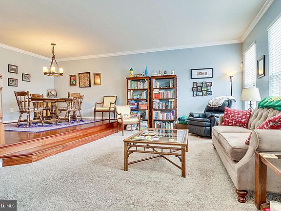 5th image of 7795 Desiree St