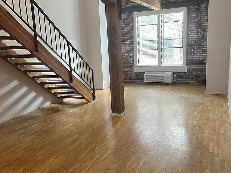 Everett Station Lofts — Photo 41