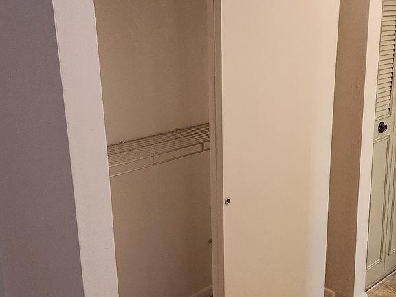 2nd image of 970 Schopmann Dr APT 4