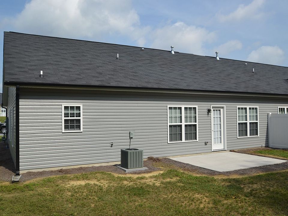 2nd image of 109 Brookbank Ct