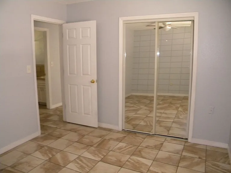 1031 Royal Palm Ave #3 — Photo 15