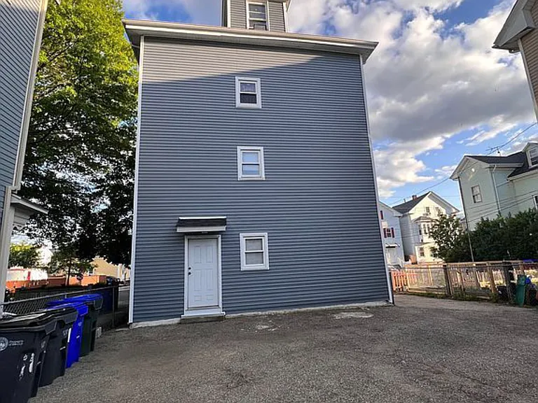 Amherst St — Photo 8