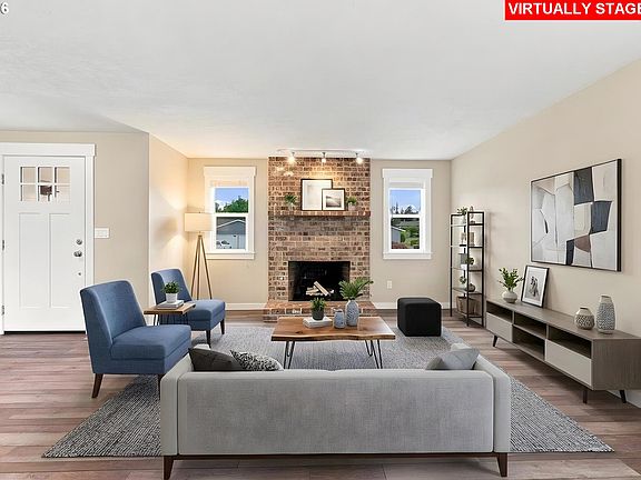 3rd image of 822 SW Hartley Ave