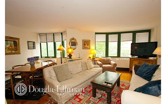 Rented by Douglas Elliman | media 26