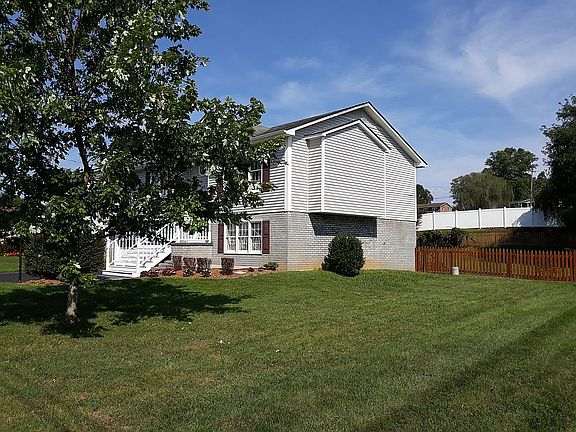 2nd image of 402 Brookwood Dr