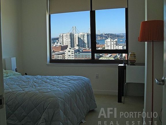 5th image of 250 King St Unit 1618