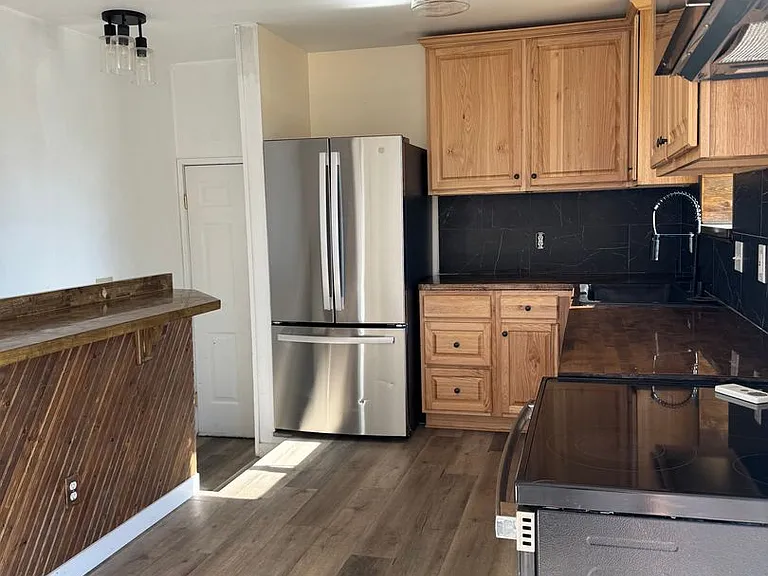 660 Thistle Dr — Photo 12