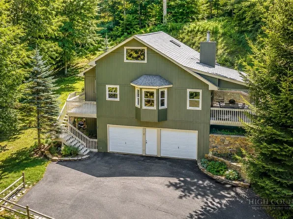 393 Green Cove Road, Sugar Mountain, NC 28604