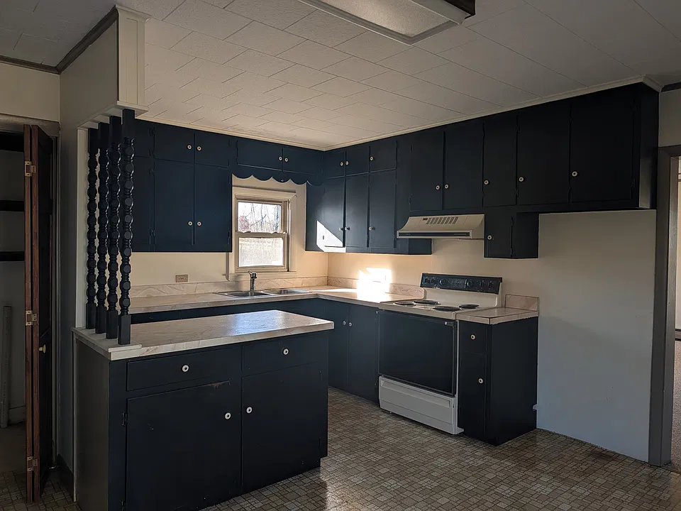 169 Main St #2