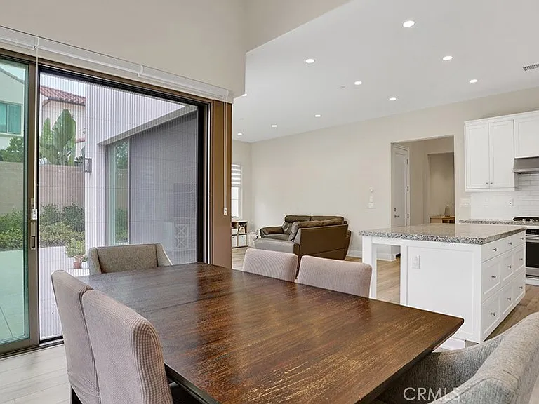 148 Winnett — Photo 10