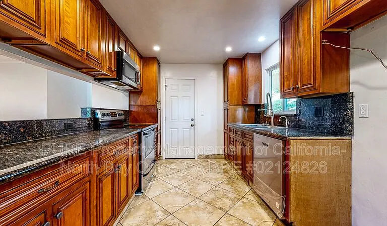 1580 Madrone Dr — Photo 12