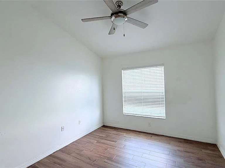 31205 Bridgegate Dr — Photo 23