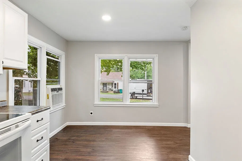 327 Haynes St — Photo 4