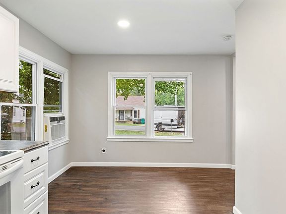 4th image of 327 Haynes St