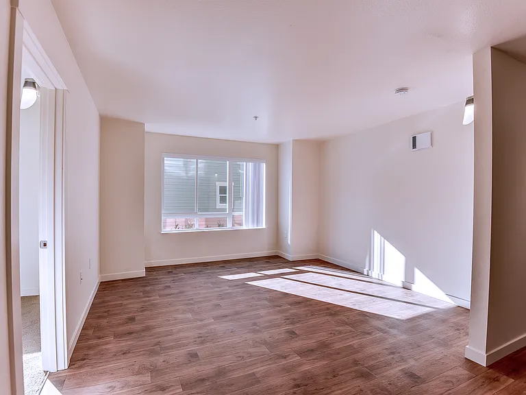 Vine Maple Apartments — Photo 8