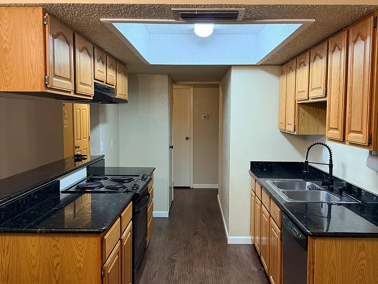 3816 N Magnolia Ct — Photo 4