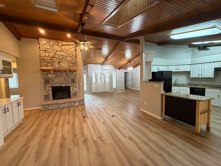 113 Cifuentes Way — Photo 11