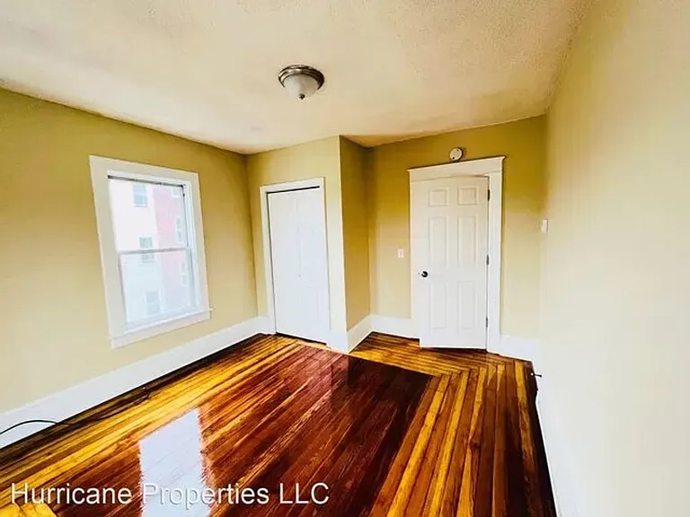 16 Olivine St — Photo 8