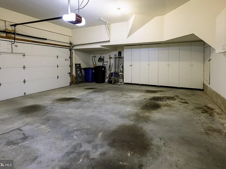 1156 Regal Oak Dr — Photo 54