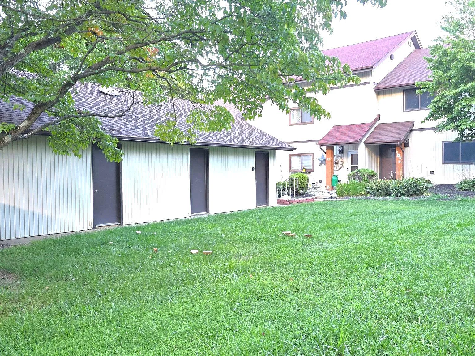 2 bed, 2.5 bath, 1680 sqft, $1,950 — Photo 3