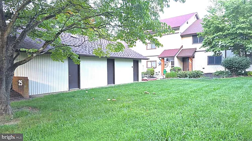 25 Village Dr Photo 1
