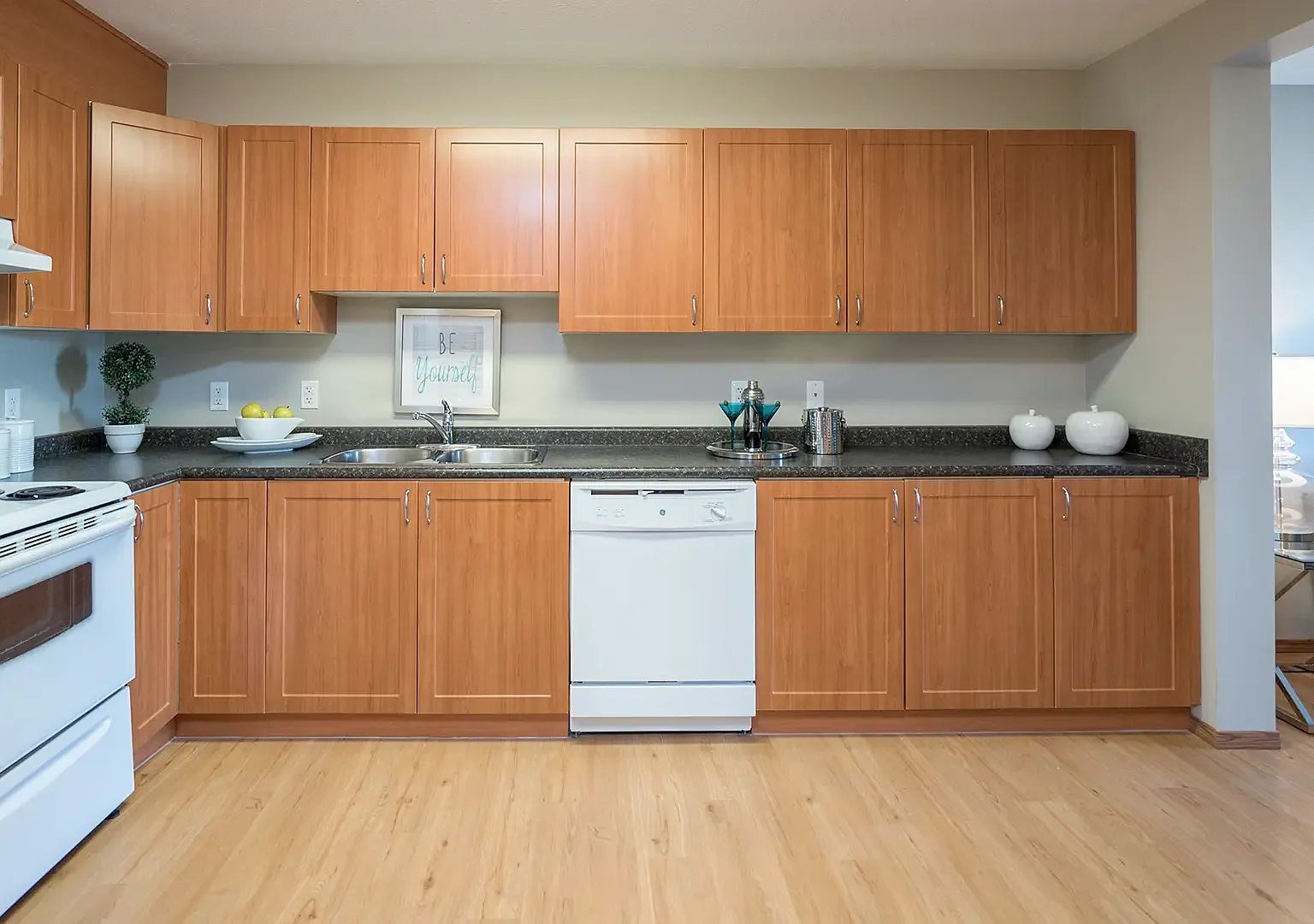 Riverbend Terrace — Photo 4