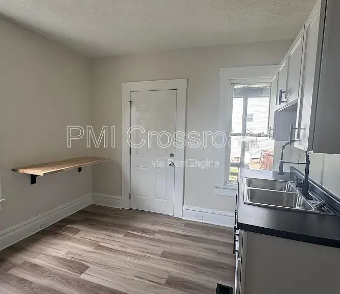 472 Sumner St #1 — Photo 6