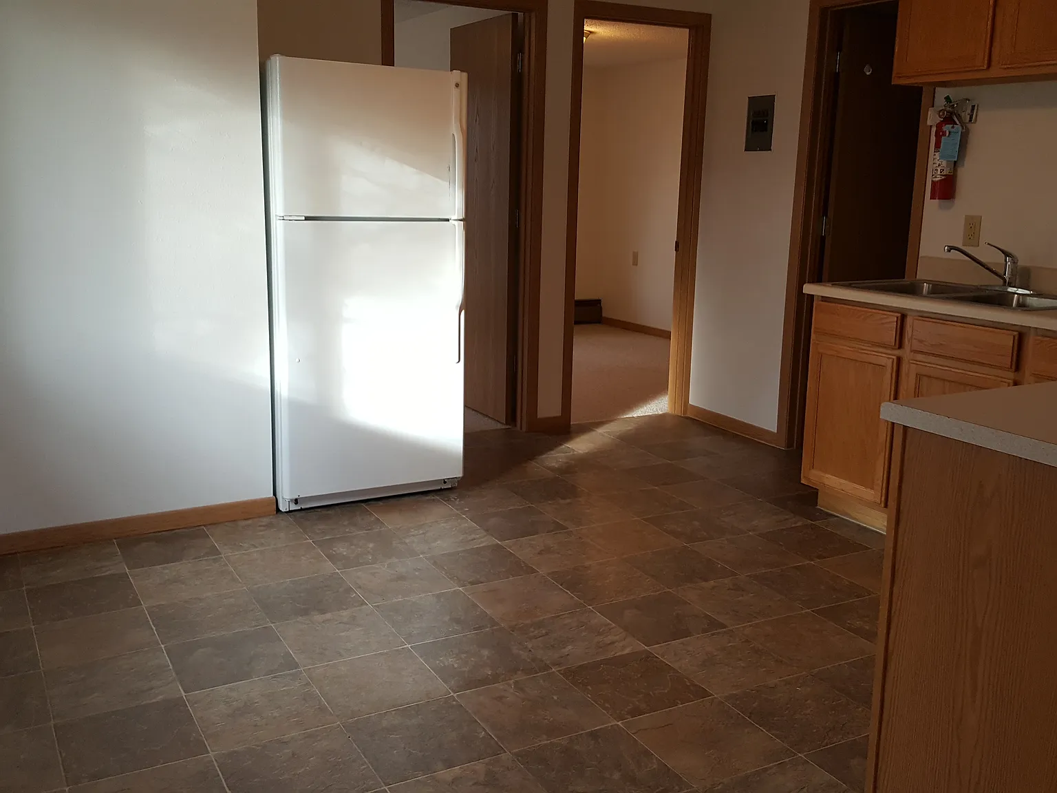 2 bed, 730 sqft, $800 — Photo 3