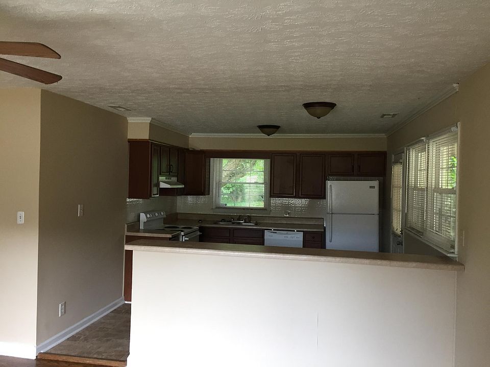 2nd image of 155 Sandclay Dr