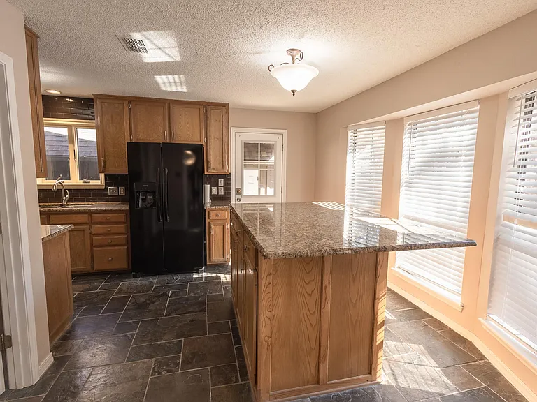 1206 Marigold Ln — Photo 19