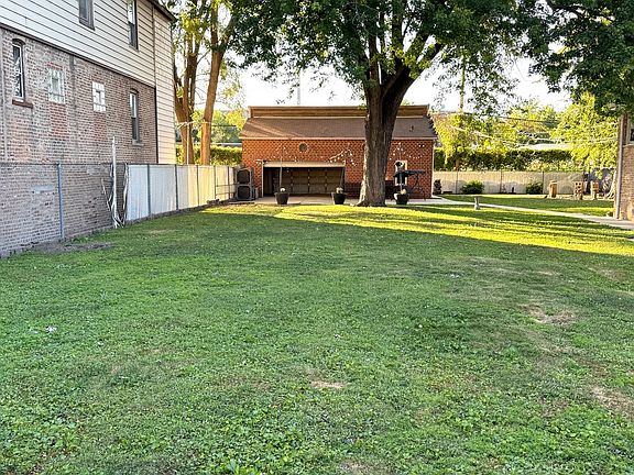 2nd image of 2706 S Hillock Ave