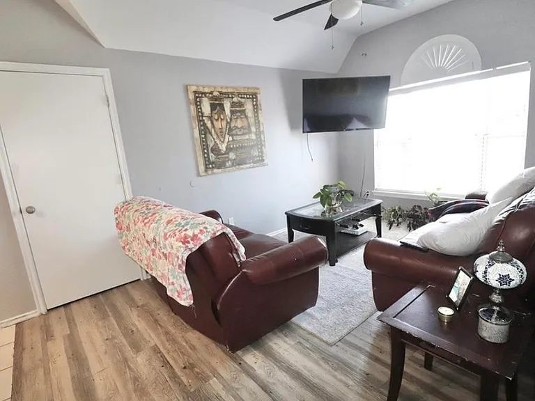 2932 Misty Ridge Dr — Photo 10