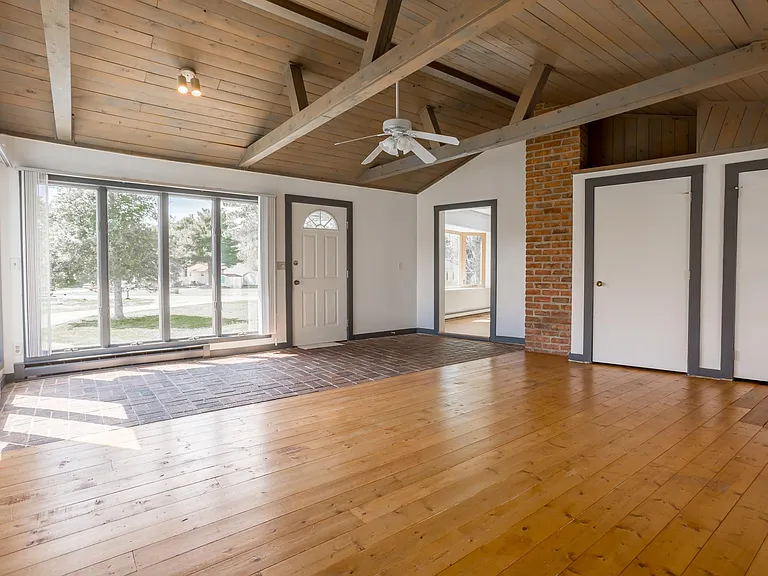 31245 Mohican Dr — Photo 23